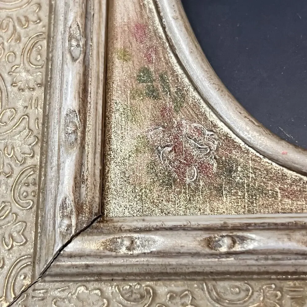 Vintage Hallmark Picture Frame Gilded Wood Construction Decorative Oval Embossed